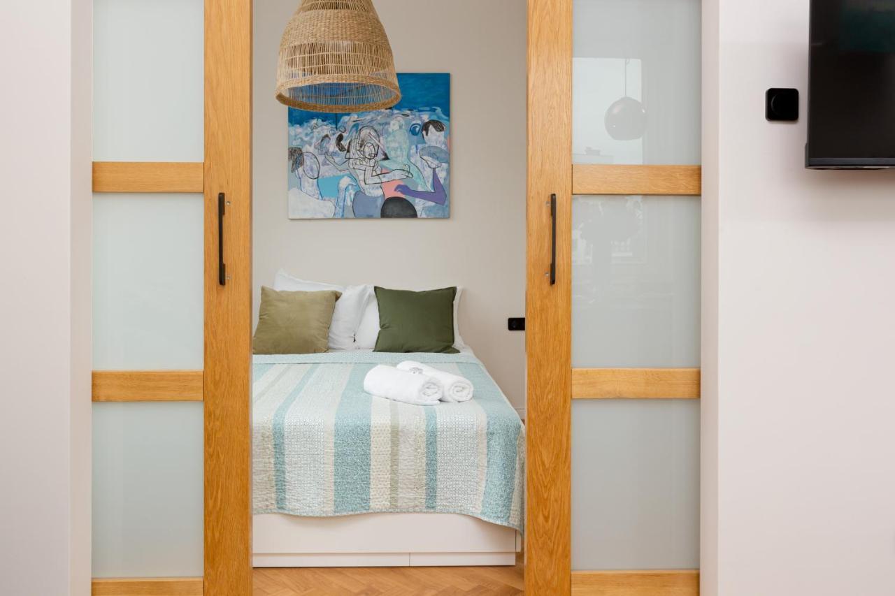 Apartment Warsaw Wiktorska By Noclegi Renters Dış mekan fotoğraf